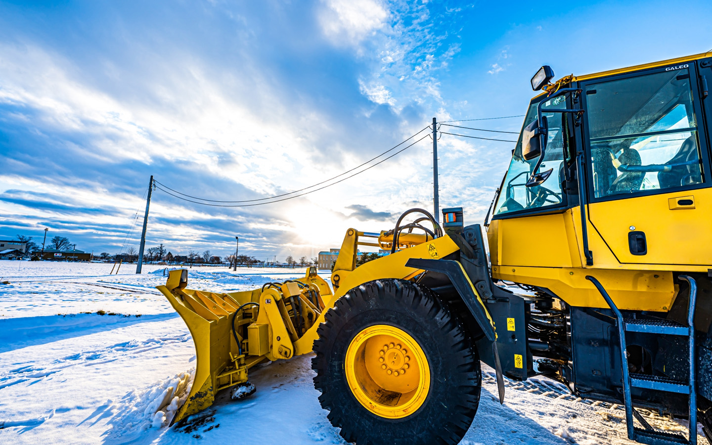 重機と人の力を活かした現場対応